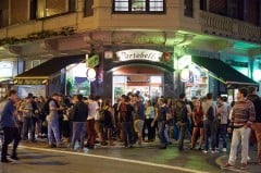 Midt i bydelen Groze, i Grand Via 12, finner du pintxo-baren Portobello. Foto: © Turismo San Sebastián San Sebastián, ferieby, badeby, Playa de la Concha, gourmet, pintxo, Donostia, Baskerland, Guipuzskoa, surfing, Nord-Spania, Spania