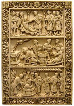Musée Picardie: Bokbind i elfenben fra cirka år 875-900. Motivet er St Remigius dåp. Foto: Vassil-Pethrus / Wikipedia Amiens, Musée Picardie, middelalder, katedralby, Unescos liste over Verdensarven, Nord-Frankrike