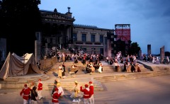 Fra festspillene ved Alter Garten - Staatsmuseum i bakgrunnen. Foto: © Mecklenburgisches Staatstheater Schwerin - Silke Winkler Schwerin, Festspillene, Altstadt, Schweriner Schloss, Mecklenburg-Vorpommern, Nord-Tyskland