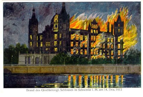 Maleri av brannen i Schweriner Schloss den 14. desember 1913. Foto: © Landtag Mecklenburg-Vorpommern Schwerin, Altstadt, Schweriner Schloss, Mecklenburg-Vorpommern, Nord-Tyskland