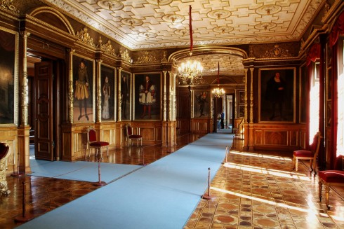 I Prunksaal henger gutta på rekke og rad - samtlige hertuger som har hatt sin residens her. Foto: © Staatliches Museum Schwerin Schwerin, Altstadt, Schweriner Schloss, Mecklenburg-Vorpommern, Nord-Tyskland