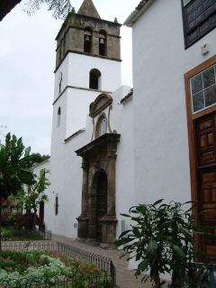 San Marco ble påbegynt på 1400-tallet i sengotisk stil, og deretter fullført i renessansestil. Foto: © reisdit.no Tenerife, San Marco, Icod de los Vinos, Kanariøyene, Spania