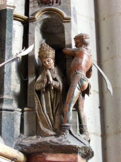 St. Firmin lider martyrdøden i år 303 da han halshugges av romerske soldater under keiser Diokletians kristeforfølgelser. Fra katedralen Notre Dame de Amiens. Foto: Florestan / Wikipedia Amiens, St Firmin, romertid, middelalder, katedralby, Unescos liste over Verdensarven, Nord-Frankrike