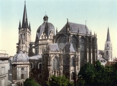 Aachen, Kaiserpfalz, Pfalzkapelle, Karl den Store, pilegrimsmål, karolingisk romansk arkitektur, tidlig middelalder, tidlig kristendom, skattkammeret, klosterhage, Unescos liste over Verdensarven, Vest-Tyskland