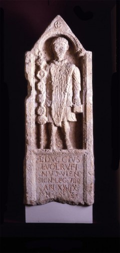 Gravstøtten etter romerske soldaten Lucius Ducchius Rufinus, som levde mellom år 71 og 120 etter Kristus. Foto: © Yorkshire Museum York, Yorkshire, middelalder, katedral, The York Minster, vikinger, vikingtid, romere, romertid, Konstantin den Store, angelsaksere, England, Storbritannia