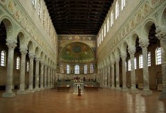 Basilica Sant’ Apollinare in Classe fra år 549 viser godt hvordan basilikaen er bygd. Foto: Berthold Werner/Wikipedia