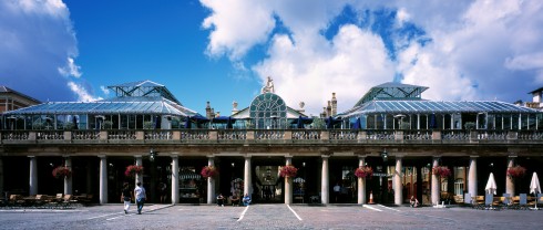 Covent Garden er i dag et livlig og spennende marked - nesten 400 år gammelt, mens hallene er fra år 1830. Copyright © 2008 - 2013 Capital & Counties Properties PLC London, Covent garden, British Museum, romerne, middelalder, historisk, Unescos liste over Verdensarven, Tower, England Storbritannia