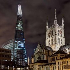 Den vakre gotiske Southwark Cathedral i konkurranse med Londons siste signalbygg, The Shard. Foto: Dmitry Tonkonog / Wikipedia London, Southwark Cathedra, The Shard, London, British Museum, romerne, middelader, historisk, Unescos liste over Verdensarven, Tower, England Storbritannia