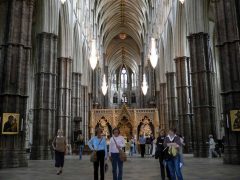 Fra Westminster Abbeys gotiske skip, med koret bak skjermveggen på britisk maner. Foto: Herry Lawford / Wikipedia London, Westminster Abbey, British Museum, romerne, middelader, historisk, Unescos liste over Verdensarven, Tower, England Storbritannia