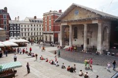 Kirken St Pauls Covent Garden er tegnet av Inigo Jones og ligger ved siden av markedet. Foto: © 2008 - 2013 Capital & Counties Properties PLC London St Pauls Covent Garden, London, British Museum, romerne, middelalder, historisk, Unescos liste over Verdensarven, Tower, England Storbritannia