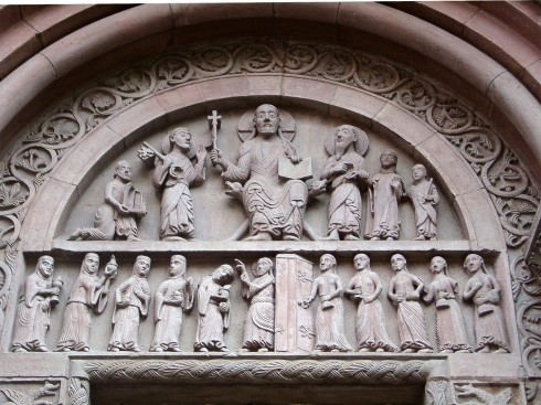Den såkalte Galluspforte fra cirka år 1180 med et senromansk tympanon på tverrskipet er fra Kaiserdom-perioden. Foto: Mueffi / Wikipedia Basel, Haito-Münster, Augusta Raurica, Rhinen, romertid, middelalder, kulturseverdigheter, gamlebyen, marktplatz, Sveits