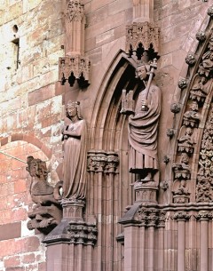 Skulpturer av keiser Heinrich og Kunigunde på vestfasaden. Foto: © baslermuenster.ch / Erik Schmidt Basel, Münster, Augusta Raurica, Rhinen, romertid, middelalder, kulturseverdigheter, gamlebyen, marktplatz, Sveits