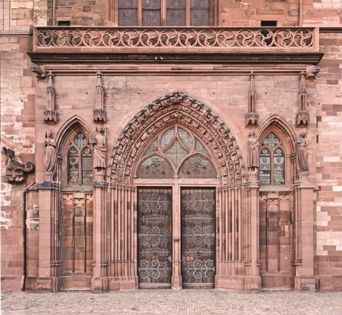 Den flotte gotiske vestportalen fra perioden år 1220-30. Foto © baslermuenster.ch / Erik Schmidt Basel, Kaiserdom, Münster, Augusta Raurica, Rhinen, romertid, middelalder, kulturseverdigheter, gamlebyen, marktplatz, Sveits