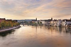 Basel, Rhinen, romertid, middelalder, kulturseverdigheter, gamlebyen, marktplatz, Sveits