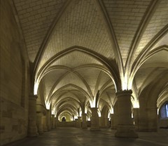 I Conciergerie holdt kongens livgarde til i denne gotiske hallen, som er bevart. Foto: @lain G / Wikipedia Paris, Conciergerie, Ile de Cité, Notre Dame, middelalder, Tuilerie, obelisken, Ile de France, Unescos liste over Verdensarven, Seinen, Nord-Frankrike, Frankrike