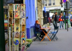 I bruktbutikkene i Latinerkvarteret selges mye rart - hva med noen vintage nesten-nakendamekort? Paris, Ile de Cité, Notre Dame, middelalder, Tuilerie, obelisken, Ile de France, Unescos liste over Verdensarven, Seinen, Nord-Frankrike, Frankrike