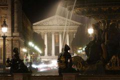 Den vakre kirken La Madeleine ble påbegynt med et gresk tempel som forbilde i år 1764, og ligger 7 minutters spasertur fra Opéra Garnier. Paris, Louvre, middelalder, Tuilerie, obelisken, Ile de Cité, Notre Dame, Ile de France, Unescos liste over Verdensarven, Seinen, Nord-Frankrike, Frankrike