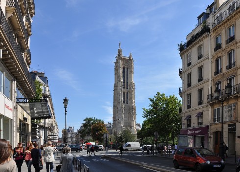 Det sengotiske Tour Saint-Jacques på Place du Chatelet ved Seinens høyre bredd og Ile de Cité. Foto: Moonik / Wikeipedia Paris, Tour Saint-Jacques, Grand Palais, Latinerkvarteret, Champs Élysées, Ile de Cité, Notre Dame, middelalder, Tuilerie, obelisken, Ile de France, Unescos liste over Verdensarven, Seinen, Nord-Frankrike, Frankrike