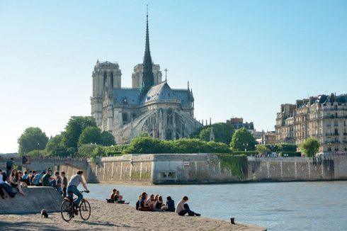 Legg merke til strebebuene som gir de høye og tynne veggene støtte. Foto: © Paris Tourist Office / Daniel Thierry Paris, Ile de Cité, Notre Dame, middelalder, Tuilerie, obelisken, Ile de France, Unescos liste over Verdensarven, Seinen, Nord-Frankrike, Frankrike