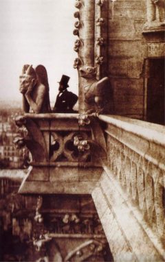 Vestfasadens Galerie des Chimères, katedralens groteske fabeldyr, fascinerte også på 1800-tallet. Paris, Ile de Cité, Notre Dame, middelalder, Tuilerie, obelisken, Ile de France, Unescos liste over Verdensarven, Seinen, Nord-Frankrike, Frankrike