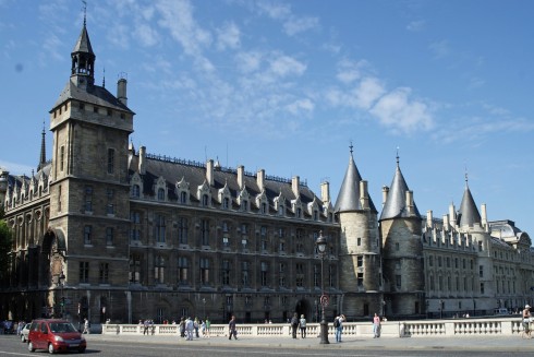 La Conciergerie var kongens maktsentrum i middelalderen og fengsel under revolusjonen i år 1789. Foto: besopha / Wikipedia Paris, La Conciergerie, Ile de Cité, Notre Dame, middelalder, Tuilerie, obelisken, Ile de France, Unescos liste over Verdensarven, Seinen, Nord-Frankrike, Frankrike