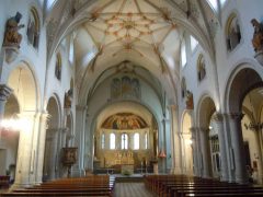 Fra interiørene i den middelalderkirken Basilika St Kastor, innviet år 832. Foto: © reisdit.no Koblenz, Basilika St Kastor, Deutsches Eck, Mosel, Rhinen, Rheintal, romertid, middelalder, Unescos liste over Verdensarven, Vest-Tyskland