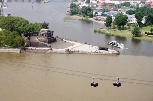 Deutsches Eck har siden romertiden vært et viktig strategisk sted - her gikk også grensen til Romerriket for mer enn 1.500 år siden. Foto: © reisdit.no Koblenz, Deutsches Eck, Mosel, Rhinen, Rheintal, romertid, middelalder, Unescos liste over Verdensarven, Vest-Tyskland