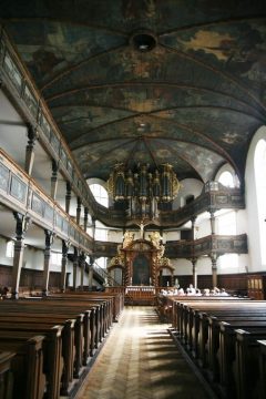 Den barokke Dreifaltigkeitskirche har nydelige interiører med gallerier i malt treverk. Foto: © reisdit.no Speyer, Altstadt, Unescos liste over Verdenarven, romertid, Altpörtel, Rhinen, Kaiserdom, jødenes Shphira, middelalder, Vest-Tyskland