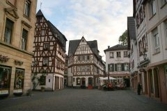Kirschgarten er kanskje det hyggeligste lille hjørnet i en storby vi noen gang har vært. Foto: © reisdit.no Mainz, Kirschgarten, Gutenberg, Worms, Speyer, Dom St. Martin, Kaiser, Kurfyrster, Moguntiacum, romertid middelalder, renessanse, barokk, Rhinen, Tyskland