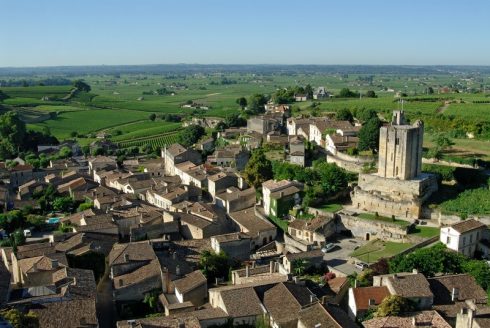 Panorama over St.-Emilion med La Tour de Roy - som ingen helt vet hva har vært. Foto: © Anne Lanta St Émilion, Saint Emilion, La Jurade, vin, Unescos liste over Verdensarven, romertid, middelalder, Monolittkirken, Bordeaux, Pomerol, Fronsac, Bordeaux, Vest-Frankrike