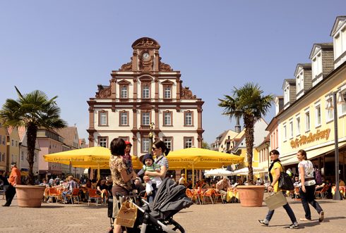 På paradegaten mellom Altpörtel og Kaiserdom i gamlebyen finner du flere muligheter til forfriskninger. Foto: © Stadt Speyer / Klaus Venus Speyer, Altstadt, Unescos liste over Verdenarven, romertid, Altpörtel, Rhinen, Kaiserdom, jødenes Shphira, middelalder, Vest-Tyskland