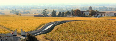 De gamle bymurene og vinmarkene representerer mange hundre års historie. Foto: © Office de Tourisme de Saint-Emilion St Émilion, Saint Emilion, La Jurade, vin, Unescos liste over Verdensarven, romertid, middelalder, Monolittkirken, Bordeaux, Pomerol, Fronsac, Bordeaux, Vest-Frankrike