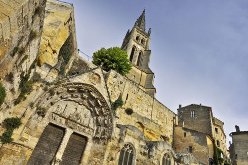 Monolittkirken, som er gravd ut av en kalksteinsklippe i middelalderen. Foto: © Agence Heurisko St Émilion, Saint Emilion, vin, Unescos liste over Verdensarven, romertid, middelalder, Monolittkirken, Bordeaux, Pomerol, Fronsac, Bordeaux, Vest-Frankrike