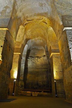 Fra Monolittkirken, som ble hugd ut av kalksteinsklippe i middelalderen. Foto: © Agence Heurisko St Émilion, Saint Emilion, vin, Unescos liste over Verdensarven, romertid, middelalder, Monolittkirken, Bordeaux, Pomerol, Fronsac, Bordeaux, Vest-Frankrike