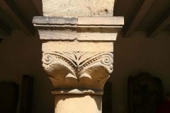 Hva tenkte han på, steinhuggeren som møysommelig formet dette søylekapitelet en gang for tusen år siden... Foto: © reisdit.no Worms, Rhinen, Mainz, Kaiserdom, Dom St. Peter, jødene, Heiliger Sand, synagoge, Mikwah, romansk arkitektur, Kaiser, Kurfyrster, romertid, middelalder, renessanse, barokk, Speyer, Mainz, Vest-Tyskland