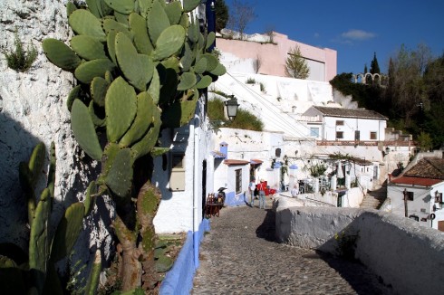 Fra Barrio del Sacromonte, som ligger oppover et høydedrag overfor Generalife. Foto: © www.turgranada.es Granada, Alhambra, Generalife, Barrio del Albaicín, Bib-Rambla, Plaza Nueva, Capilla Real, Santa Ana, San Nicholas, San Miguel de Bajo, Unescos liste over Verdensarven, Andalucia, Spania