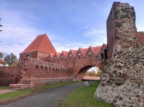 Den Tyske Orden bygde sin Teutonerborg øst i gamlebyen rundt år 1236-40. I dag er borgen et museum, åpent for publikum. Foto: © Tourism Torun Torun, gamlebyen, markedsplassen, rådhuset, Unescos liste over Verdensarven, Visla, Den tyske orden, Teutonerborgen, historisk, middelalder, Nord-Polen, Polen