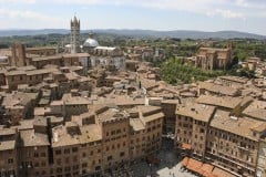 Det var en enorm byggeaktivitet i siste halvdel av 1200-tallet. Mesteparten av det du ser er fra denne tiden Siena, Unescos liste over Verdensarven, historisk, etruskere, middelalder, gamleby, romensk, gotisk, katedral, Toscana, Midt-Italia, Italia