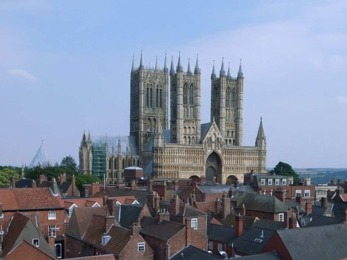 Lincoln Cathedral er en av Storbritannias flotteste katedraler. Foto: Steve Cadman / Wikipedia Lincoln, Cathedral, Minster, Newport Arch, Bailgate, Castle Hill, England, Brayford Pool, romertid, middelalder, Castle Hill, Magna Carta, Steep Hill, early british gothic