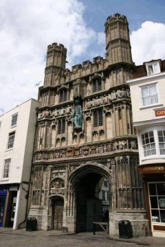 Katedralen har hatt sin egen Canterbury, Cathedral, West gate, Christ Church Gate, Minster, Thomas Beckett, England, River Stour, The Weavers, romertid, middelalder, early british gothic, Storbritannia