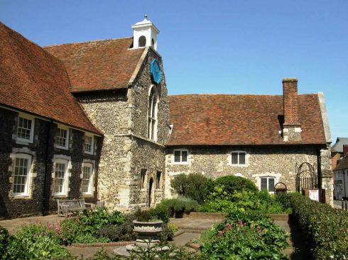 The Canterbury Heritage Museum holder til i det gamle Poor Priest's Hospital fra 1100-tallet. Foto: © Visit Canterbury Canterbury, Cathedral, West gate, Christ Church Gate, Minster, Thomas Beckett, England, River Stour, The Old Weavers House, romertid, middelalder, early british gothic, Storbritannia