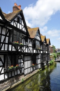 The Old Weavers House fra slutten av 1400-tallet. Foto: Christoph Matthias Siebenborn / Wikipedia CC-BY-SA-3.0 Canterbury, Cathedral, West gate, Christ Church Gate, Minster, Thomas Beckett, England, River Stour, The Weavers, romertid, middelalder, early british gothic, Storbritannia