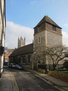 St Alphege bidrar unektelig til Canterburys noe alderdommelige fremtreden. Foto: Peter I. Vardy / Wikipedia CC-BY-SA-2.0 Canterbury, Cathedral, West gate, Christ Church Gate, Minster, Thomas Beckett, England, River Stour, The Old Weavers House, romertid, middelalder, early british gothic, Storbritannia