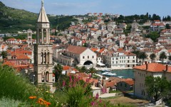Er du interessert i arkeologi, har St. Markus-kirken litt av hvert å by på. Foto: © www.visit-hvar.com Hvar, Stari Grad, Unescos liste over Verdensarven, romertid, grekere, Pharos, Venezia, venetiansk, kirker, middelalder, arkitektur, gotikk, renessanse, oldtidskirker, Makarska-kysten, Kroatia