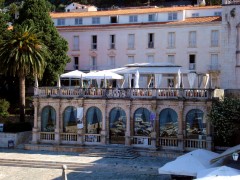 Renessanse-loggiaen er dessverre det eneste som er igjen av Prinsens Palass. Foto: © Hvar Tourist Board Hvar, Stari Grad, Unescos liste over Verdensarven, romertid, grekere, Pharos, Venezia, venetiansk, kirker, middelalder, arkitektur, gotikk, renessanse, oldtidskirker, Makarska-kysten, Kroatia