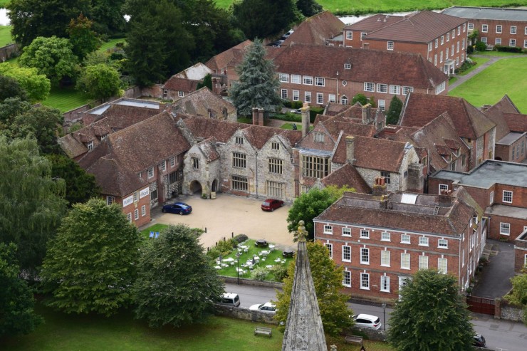 På venstre side i bildet: The King's House, som i dag huser Salisbury og South Wiltshire Museum. Foto: © ReisDit.no
