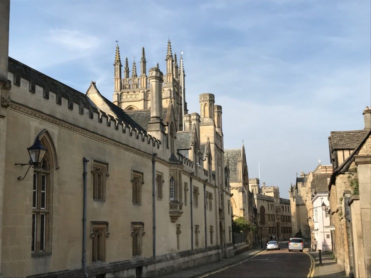 Merton Street er temmelig Oxford, hvis man kan si det slik. Foto: © ReisDit.no