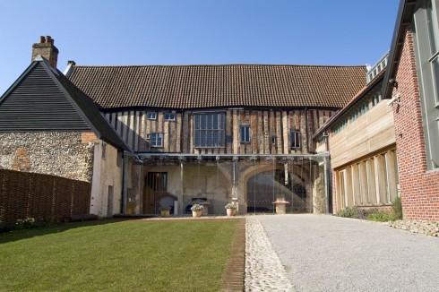 The Dragon Hall, oppført cirka år 1430 og benyttet som markedshall av kjøpmannen Robert Toppes. Foto: © Visit Norwich Norwich, East Anglia, England, Storbritannia, Wensum, Tombland, Norwich Cathedral, bosses, St Peter Mancroft, Elm Hill, Norwich Castle Mound, Castle museum, The Bridewell, The Museum of Norwich at The Bridewell, Pottergate, Pull’s Ferry, Cow Tower, Guildhall, Princes Street, Maid’s Head, Bishop’s Bridge, Riverside