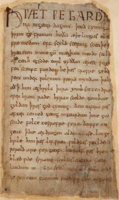 Beowolf er et angelsaksisk heltedikt fra 700-1000 etter Kristus. Manus fra cirka år 975-1010. Kilde: Wikipedia Norwich, East Anglia, anglo saxons, angelsaksere, England, Storbritannia, Wensum, Tombland, Norwich Cathedral, Dragon Hall, bosses, St Peter Mancroft, Elm Hill, Norwich Castle Mound, Castle museum, The Bridewell, The Museum of Norwich at The Bridewell, Pottergate, Pull’s Ferry, Cow Tower, Guildhall, Princes Street, Maid’s Head, Bishop’s Bridge, Riverside