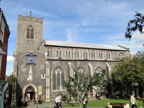 St. Gregory's Church ved Pottergate er i dag et antikvitetsmarked. Foto: © Adrian S Pye CC-BY-2.0 / Wikipedia Norwich, East Anglia, England, Storbritannia, Wensum, Tombland, Norwich Cathedral, bosses, St Peter Mancroft, Elm Hill, Castle Mound, Castle museum, The Bridewell, The Museum of Norwich at The Bridewell, Pottergate, Pull’s Ferry, Cow Tower, Guildhall, Princes Street, Maid’s Head, Bishop’s Bridge, Riverside